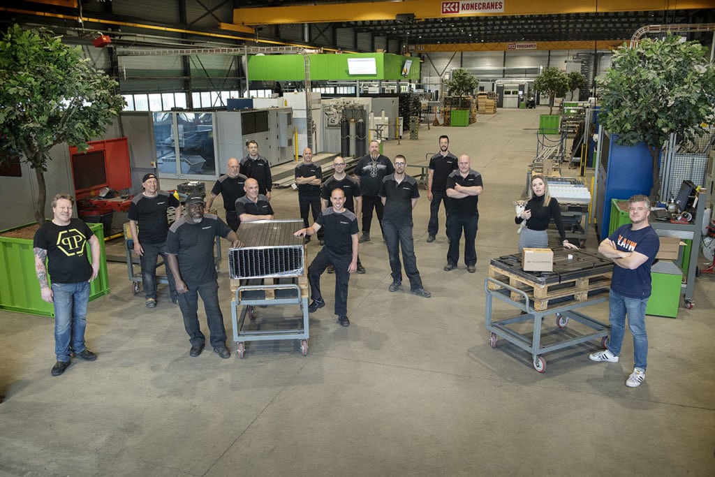 Team Metaalcenter Driessen in productiehal